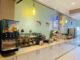 Holiday Inn Express & Suites Nassau by IHG