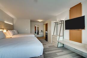 Holiday Inn Express & Suites Galesburg by IHG