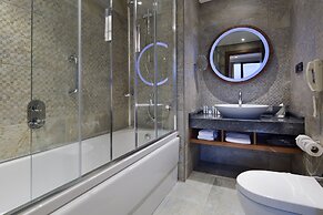 DoubleTree by Hilton Hotel Istanbul - Piyalepasa