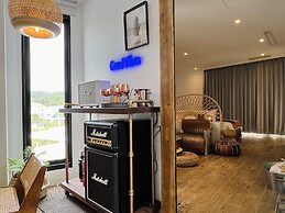 Minimi Inn - SailRock Beach House