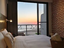 Minimi Inn - SailRock Beach House