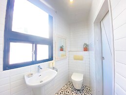 Minimi Inn - SailRock Beach House