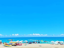 Minimi Inn - SailRock Beach House