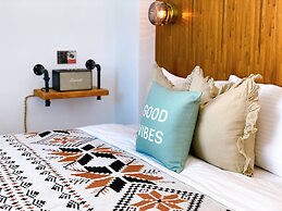 Minimi Inn - SailRock Beach House