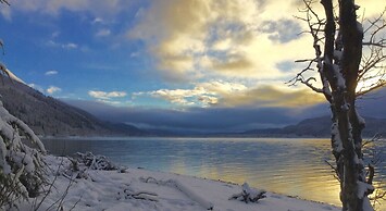 Renfro's Lakeside Retreat - Cabin's and R.V. Park