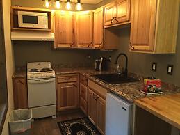 Renfro's Lakeside Retreat - Cabin's and R.V. Park