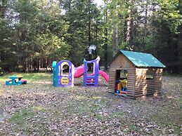 Renfro's Lakeside Retreat - Cabin's and R.V. Park