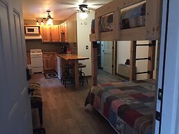 Renfro's Lakeside Retreat - Cabin's and R.V. Park