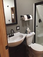 Renfro's Lakeside Retreat - Cabin's and R.V. Park