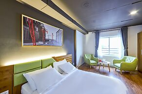 The Noble Swan Saigon