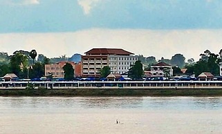 Riverfront Hotel Mukdahan