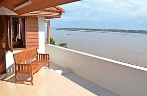 Riverfront Hotel Mukdahan