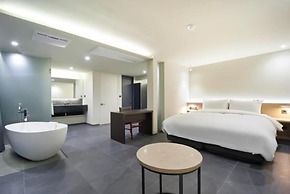 Tara Hotel