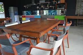 Spin Designer Hostel