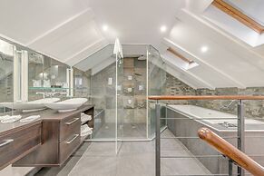 Palace Suites Heritage Hotel – Adults Only