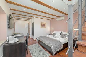 Palace Suites Heritage Hotel – Adults Only