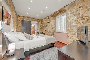 Palace Suites Heritage Hotel – Adults Only