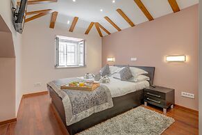 Palace Suites Heritage Hotel – Adults Only