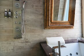 Corso Boutique Luxury Rooms