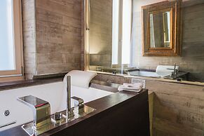 Corso Boutique Luxury Rooms