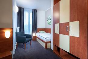 Atrium Hotel