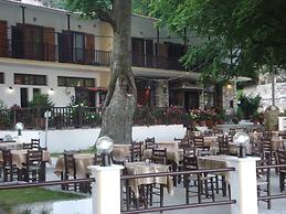 Hani Zisi Hotel