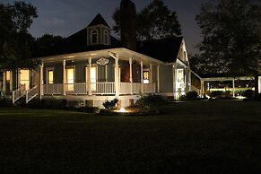 A Chateau on the Bayou Bed & Breakfast
