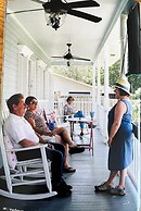 A Chateau on the Bayou Bed & Breakfast