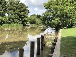 A Chateau on the Bayou Bed & Breakfast
