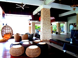 Naraya Riverside Resort