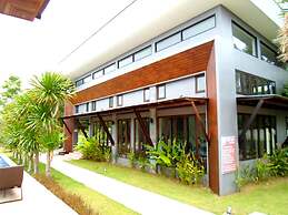 Naraya Riverside Resort