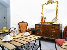 Salotto Piramide B&B