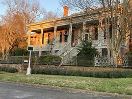 Corners Mansion Inn - A Bed & Breakfast