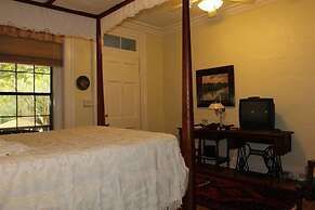 Corners Mansion Inn - A Bed & Breakfast