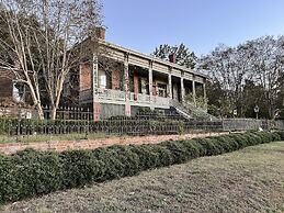 Corners Mansion Inn - A Bed & Breakfast