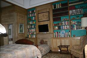 Corners Mansion Inn - A Bed & Breakfast