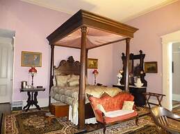 Corners Mansion Inn - A Bed & Breakfast