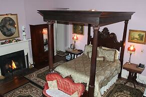 Corners Mansion Inn - A Bed & Breakfast