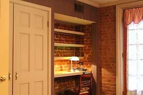 Corners Mansion Inn - A Bed & Breakfast