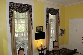 Corners Mansion Inn - A Bed & Breakfast