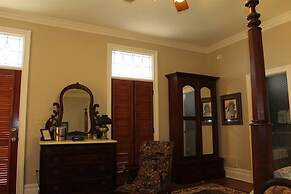 Corners Mansion Inn - A Bed & Breakfast