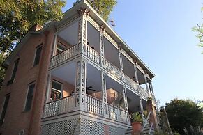 Corners Mansion Inn - A Bed & Breakfast