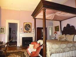 Corners Mansion Inn - A Bed & Breakfast