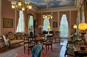 Corners Mansion Inn - A Bed & Breakfast