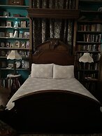 Corners Mansion Inn - A Bed & Breakfast