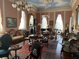 Corners Mansion Inn - A Bed & Breakfast