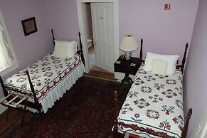 Corners Mansion Inn - A Bed & Breakfast