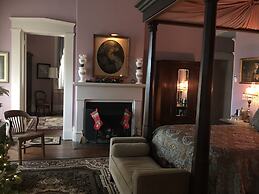 Corners Mansion Inn - A Bed & Breakfast