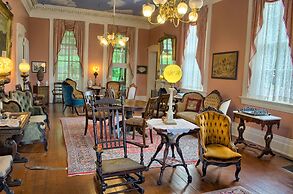 Corners Mansion Inn - A Bed & Breakfast