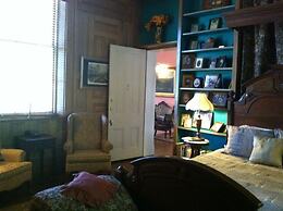 Corners Mansion Inn - A Bed & Breakfast